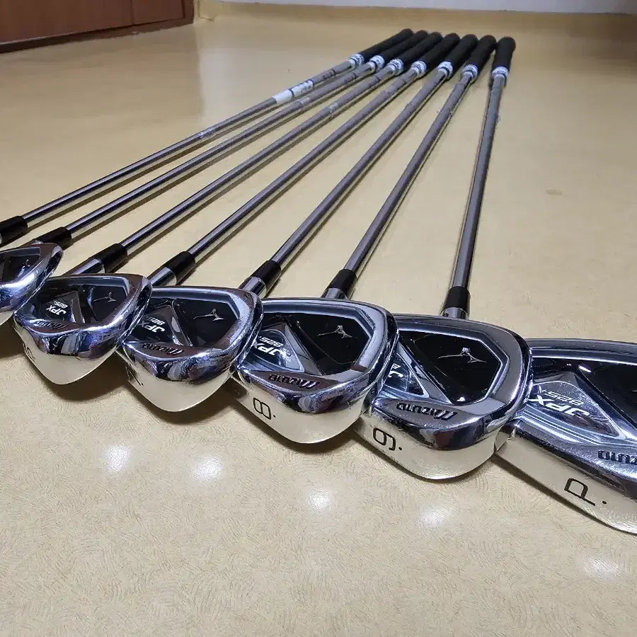 미즈노 JPX 825+ FORGED 아이언 4-P 팝니다.(950R정품)