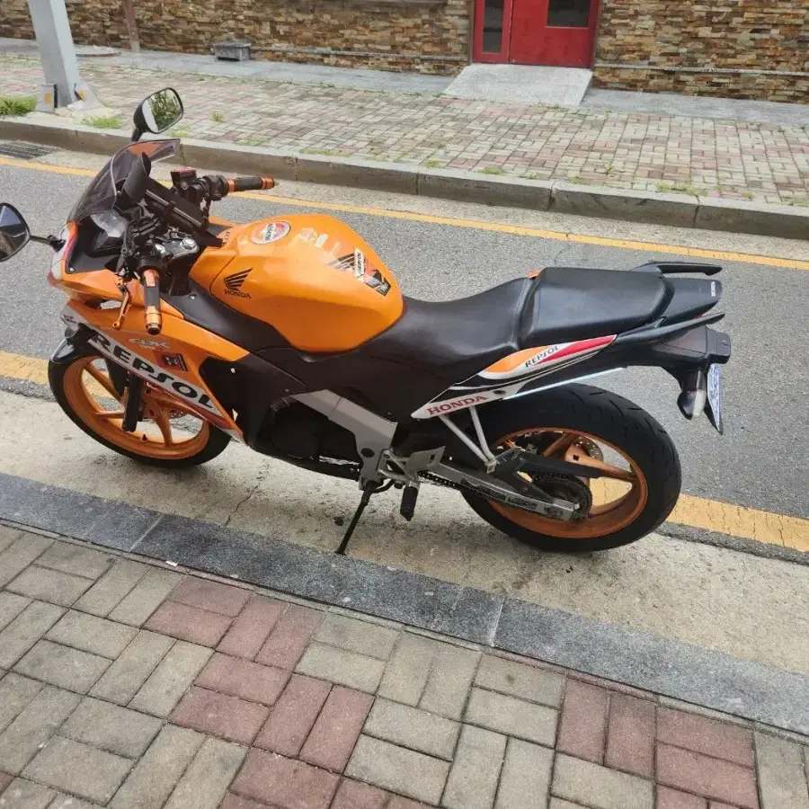 cbr125로 슈퍼커브대차봅니다~~