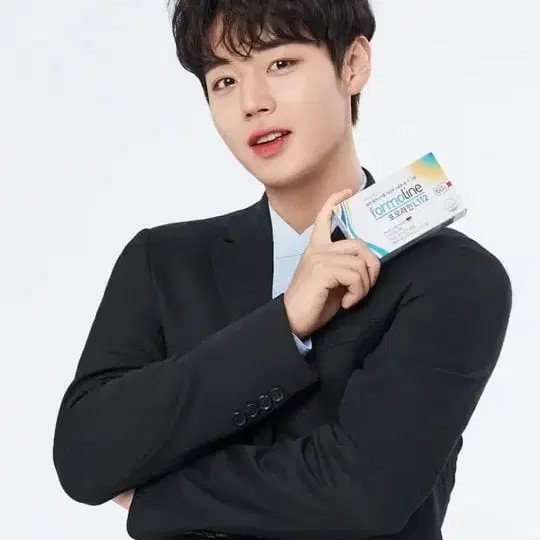 박지훈 광고 착장 판매