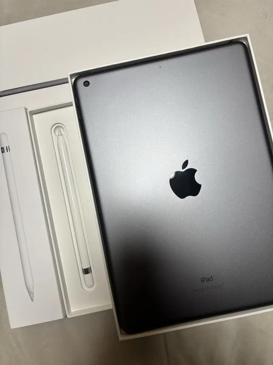 I'm selling my iPad 9th generation 64GB Wi-Fi