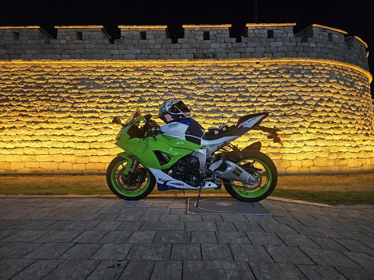 2024년 가와사키zx6r (한정판)