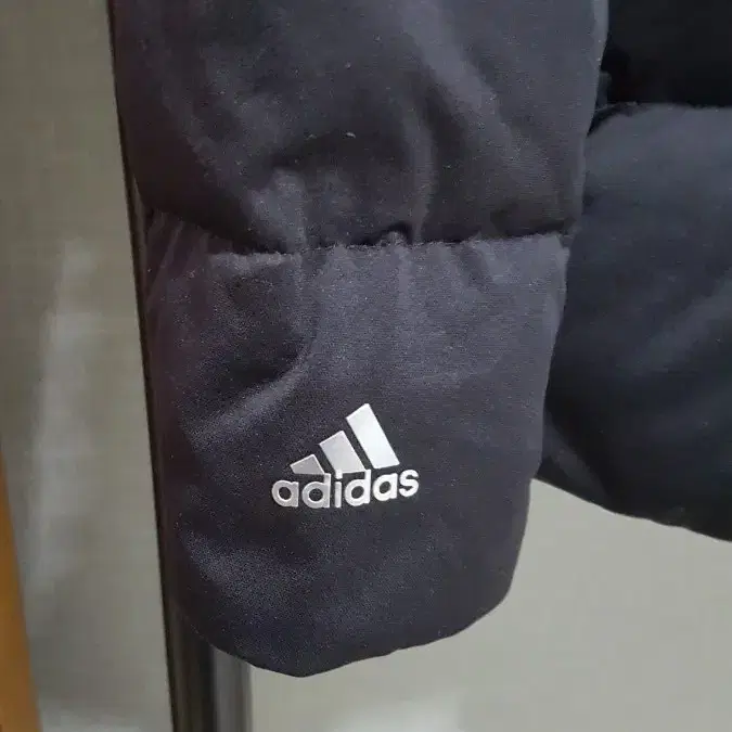 택포 95/100 최상 ADIDAS 아디퓨어 경량 거위털 구스 하프 패딩