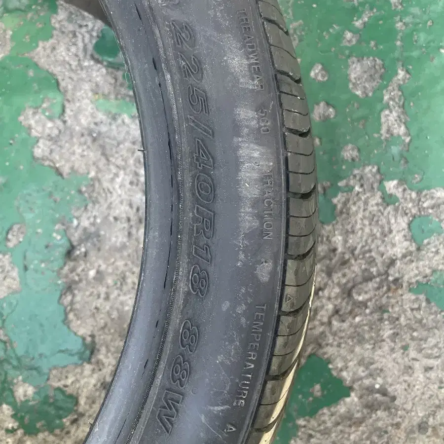 넥센 타이어 225/40R18 2개