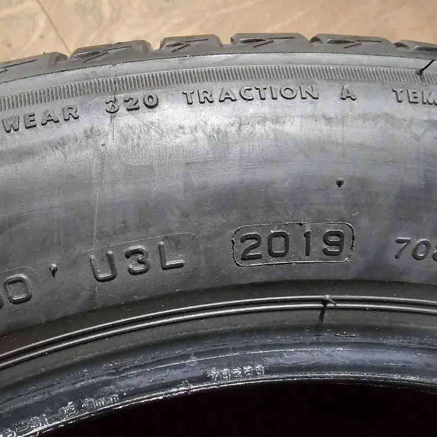 225/55R18  브릿지스톤 T005 1대분