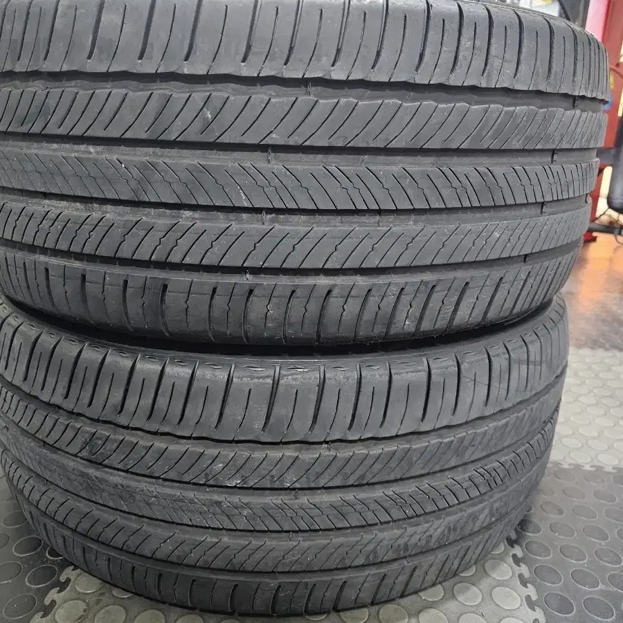 265/40R22 미쉐린 프라이어머시 투어 A/S 2본