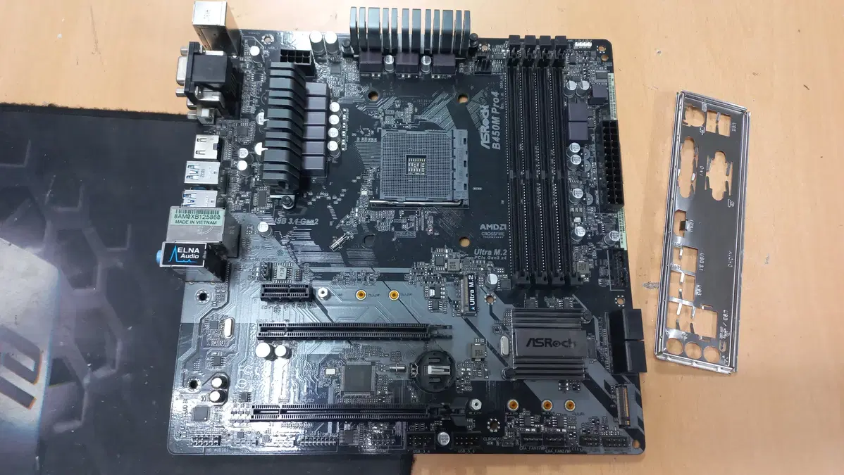 asrock b450m pro4 메인보드 팝니다.