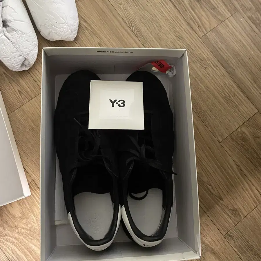 Y-3 가젤 305