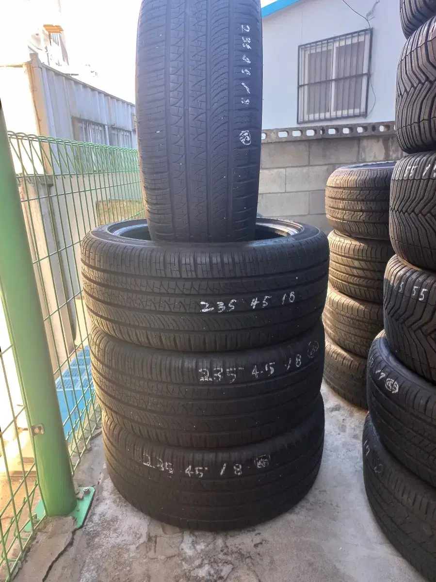 피렐리 피제로 235/45R18