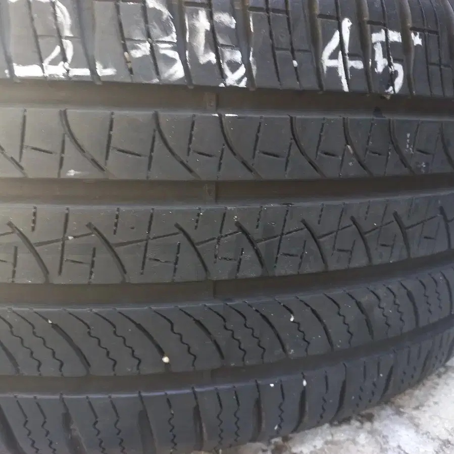 피렐리 피제로 235/45R18