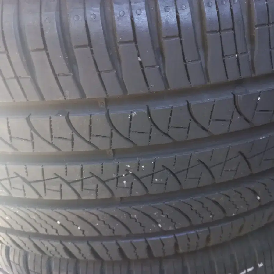 피렐리 피제로 235/45R18