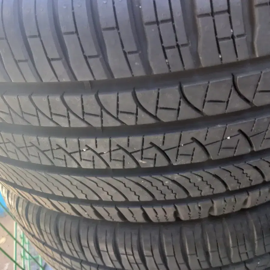 피렐리 피제로 235/45R18