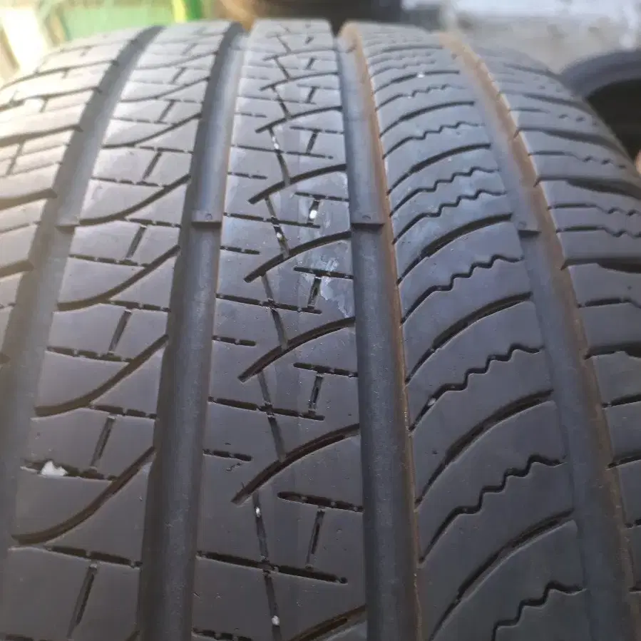 피렐리 피제로 235/45R18