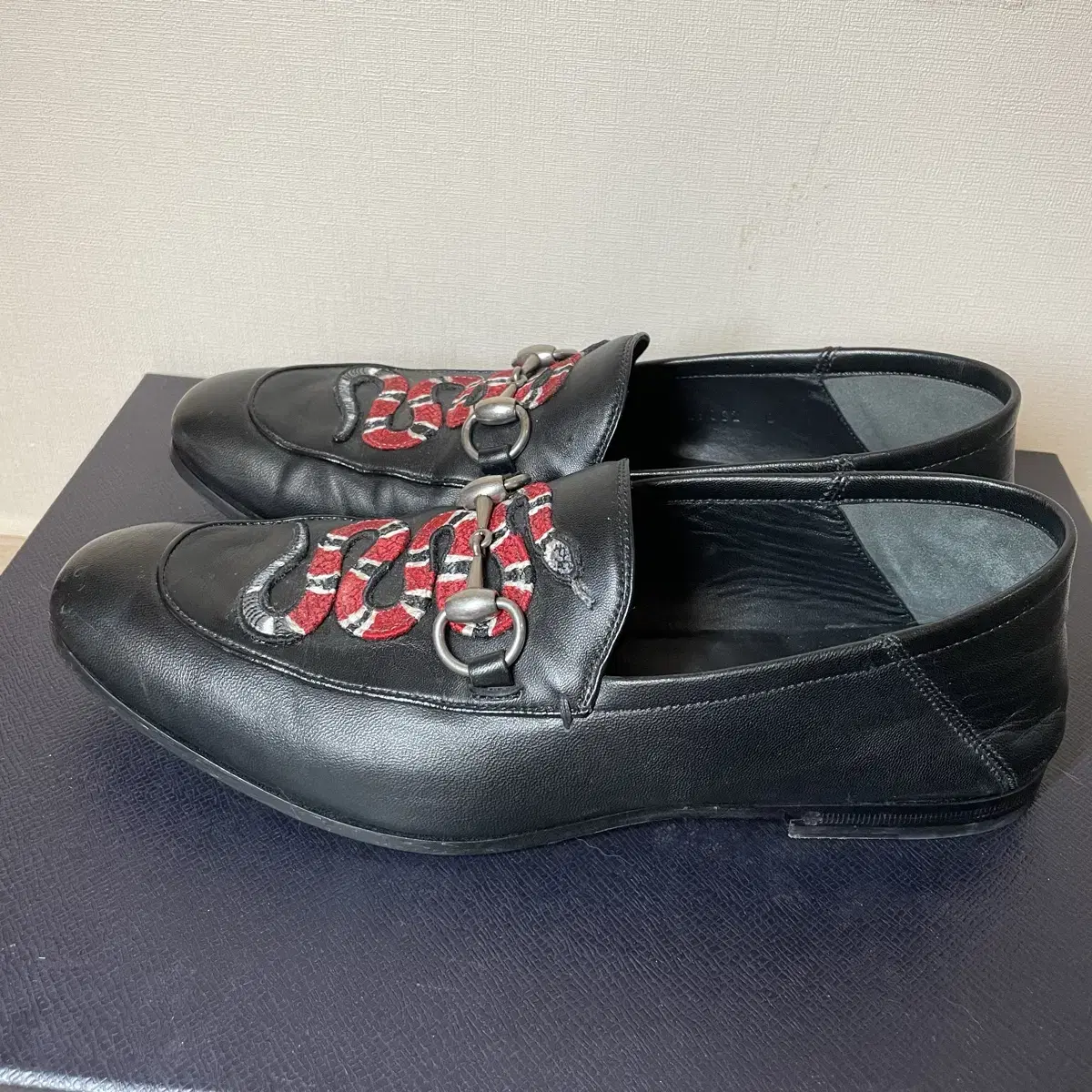 Gucci Snake Holesole Fit Loafers