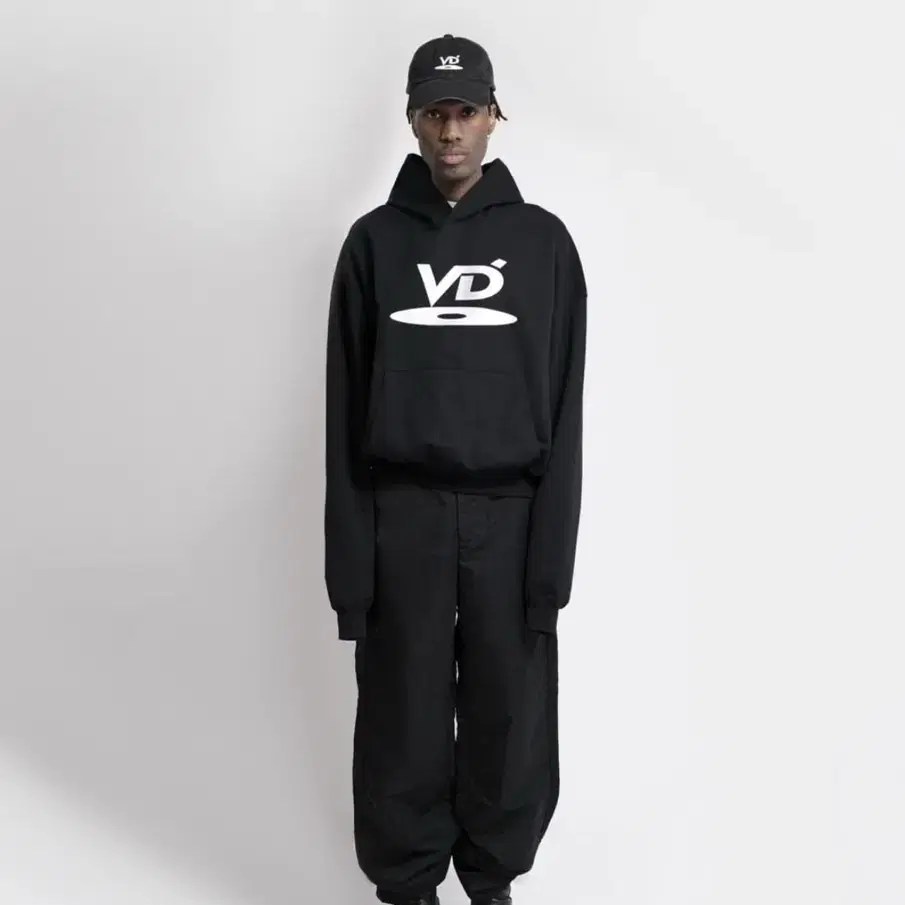 뷰자데 vuja de VD logo hoodie