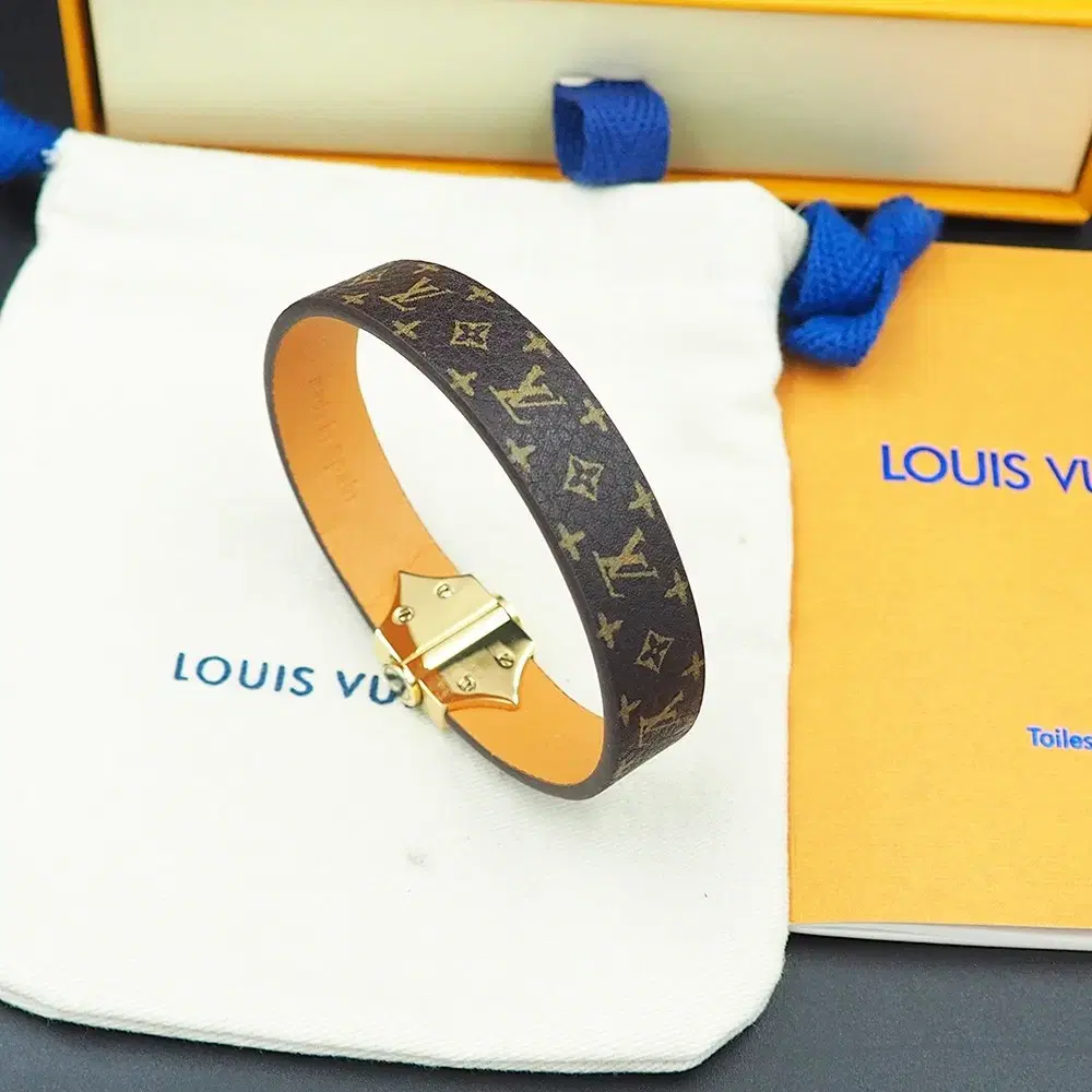 루이비통 Louis Vuitton 팔찌