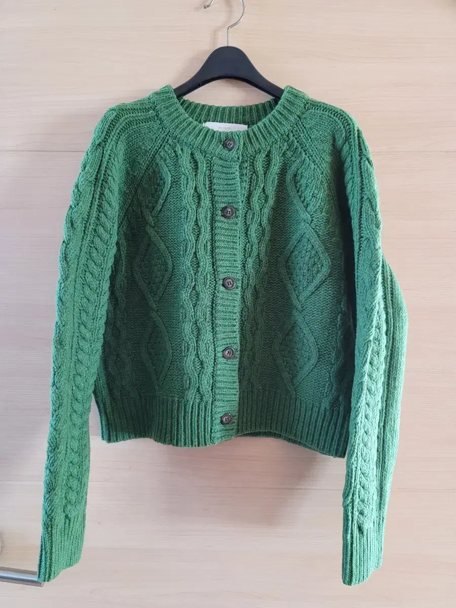 [66]Cropped Knit Cardigan