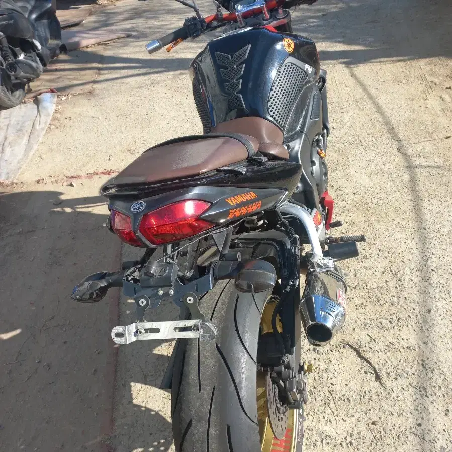 오토바이. 야마하  fz1 1000cc 2008년식 올드바이크