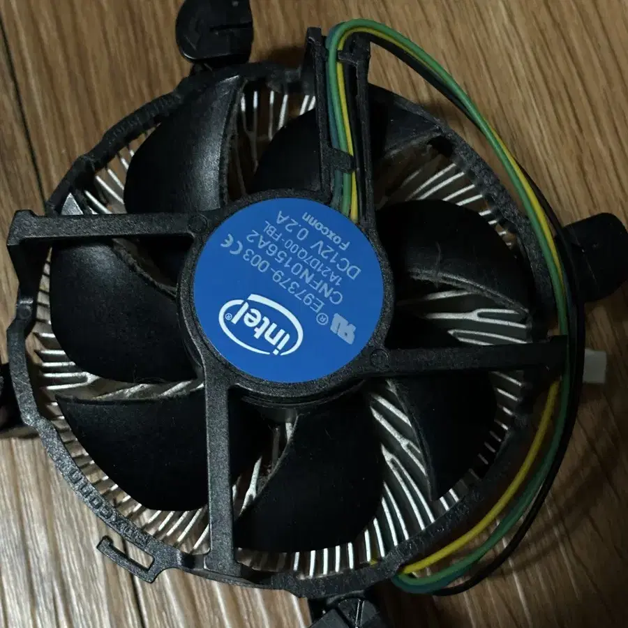 인텔 CPU i3-10100 팝니다 쿨러 구리스 포함