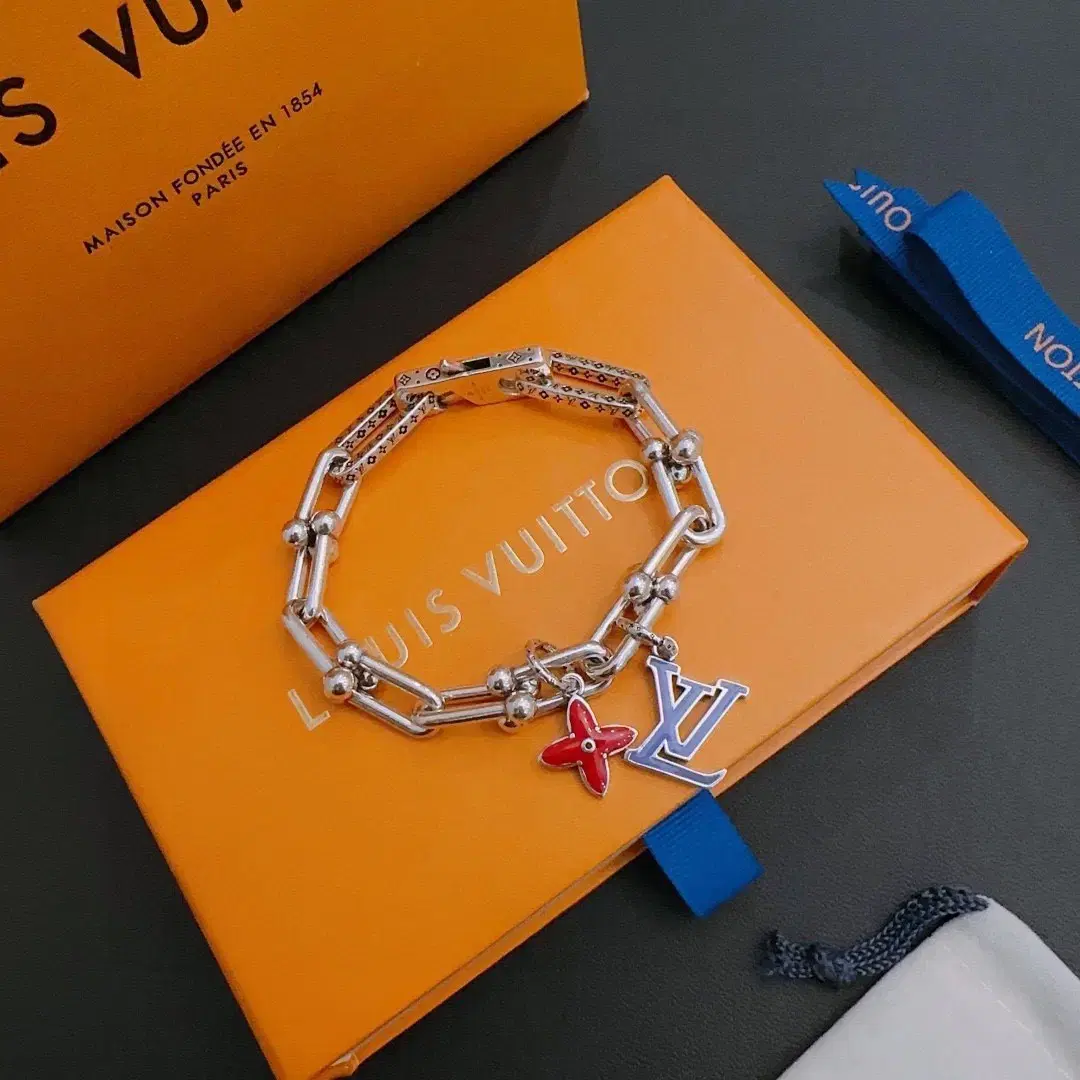 루이비통 Louis Vuitton 팔찌