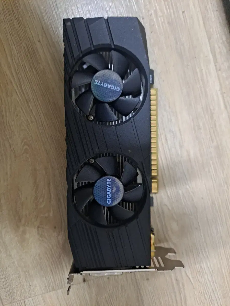 기가바이트 gtx1650 4g 팝니다