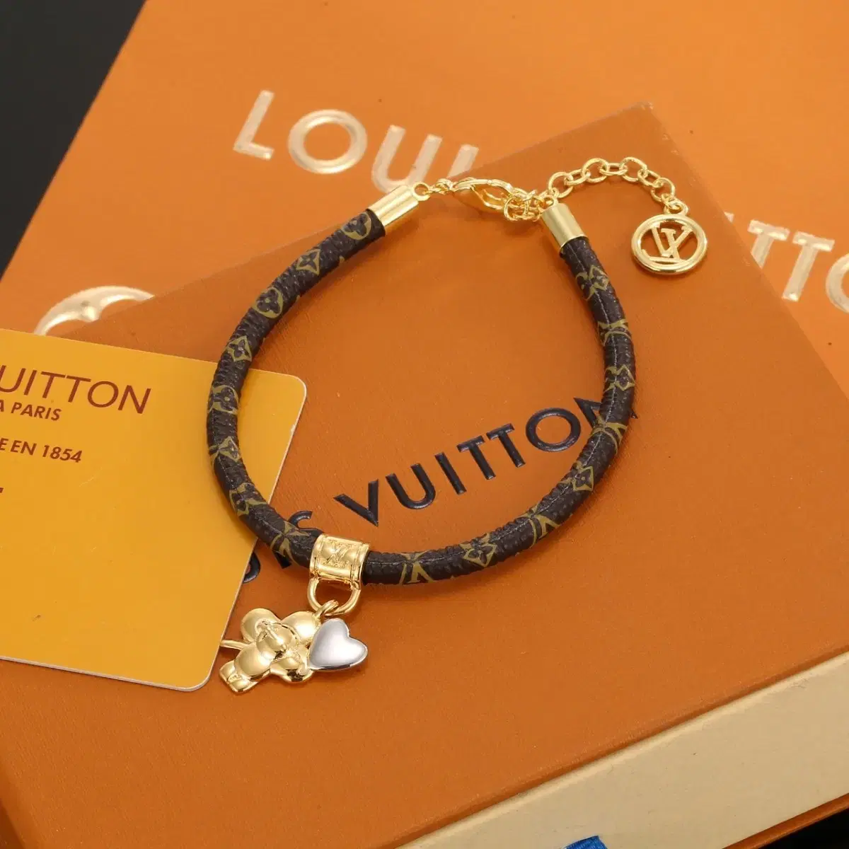 루이비통 Louis Vuitton 팔찌