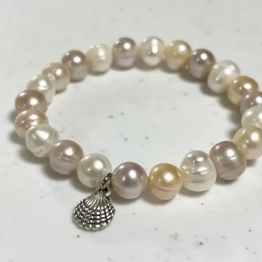 peal * shell bracelet