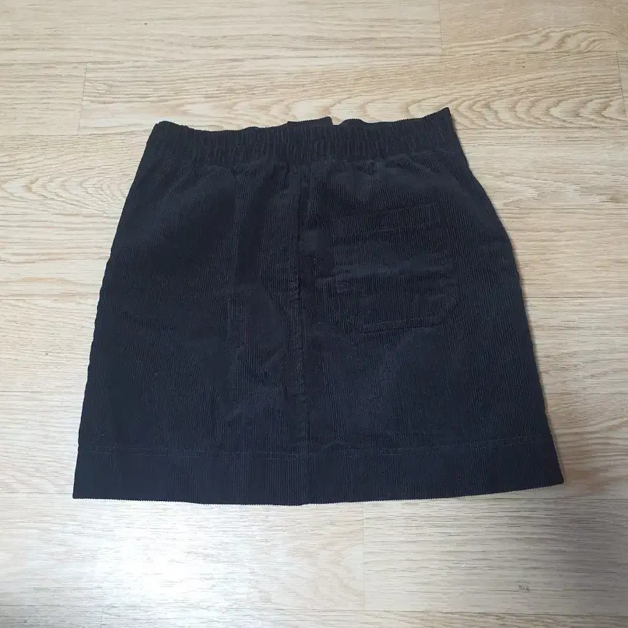 닉앤니콜 CORDUROY MINI SKIRT 블랙 스커트 코듀로이 스커트