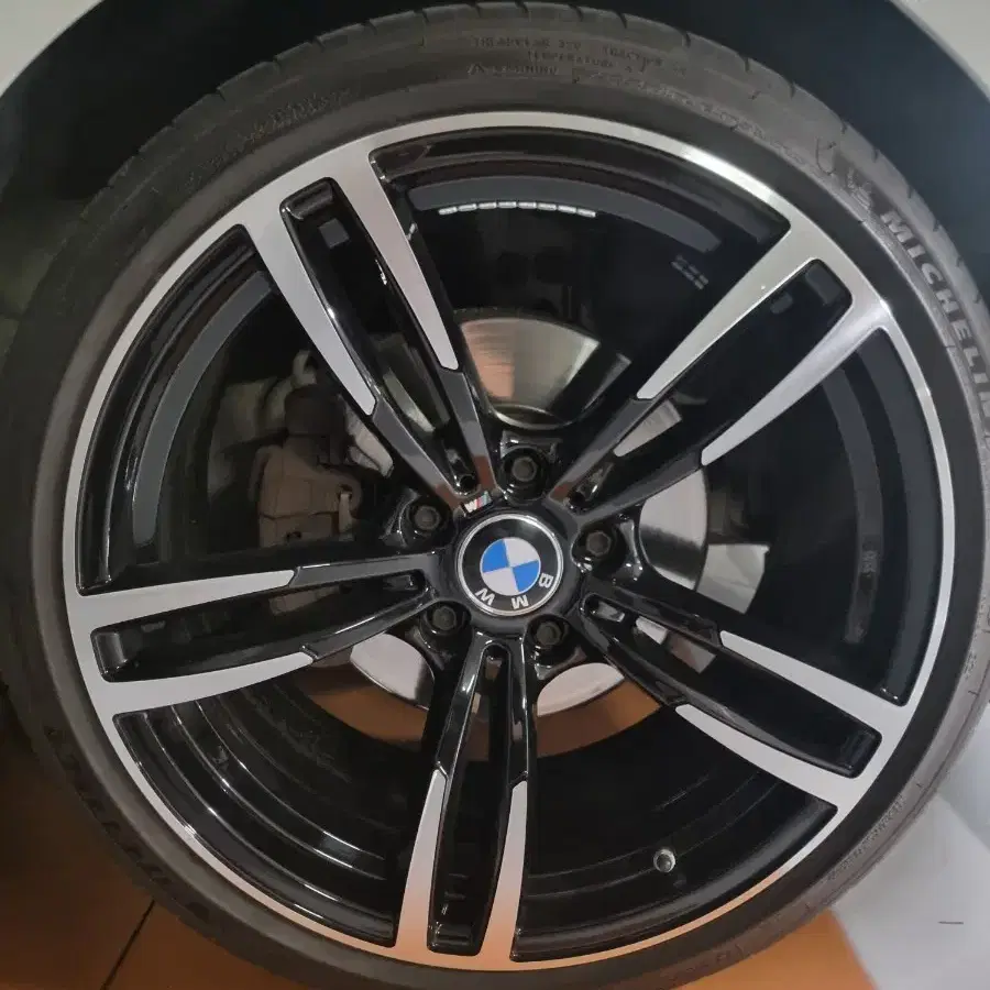 BMW F30 3시리즈 순정브레이크 한대분 팝니다(오늘만 15)