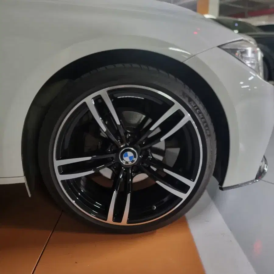 BMW F30 3시리즈 순정브레이크 한대분 팝니다(오늘만 15)