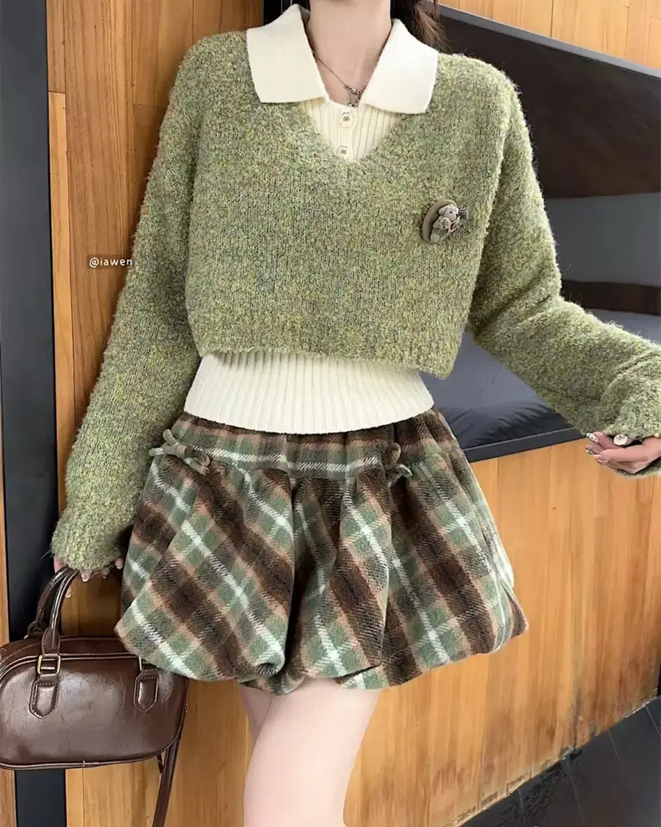 SET Green layered knit top + kara knit nasi + checked pleated skirt