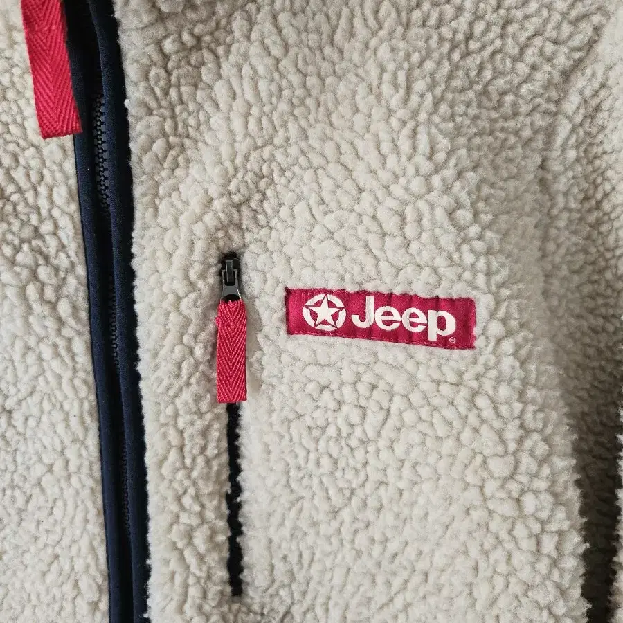 Jeep L(100)