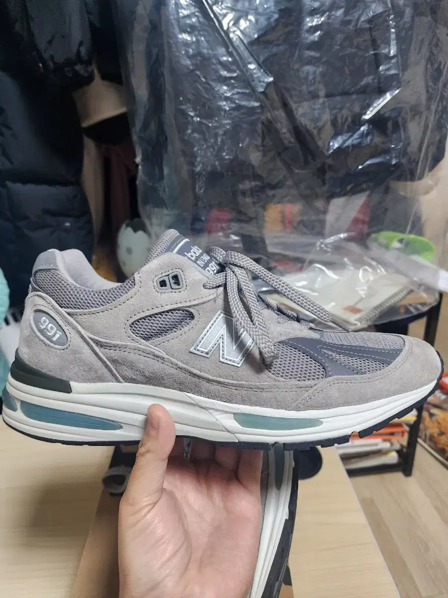 뉴발란스991v2그레이 270