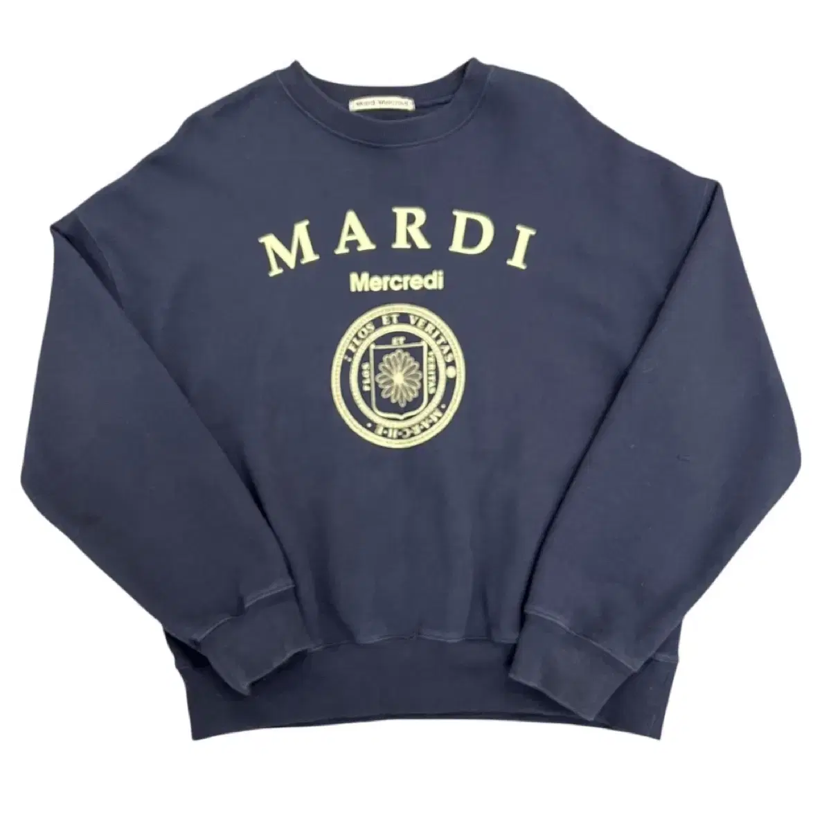 Mardi Mekrdi yel logo navy top