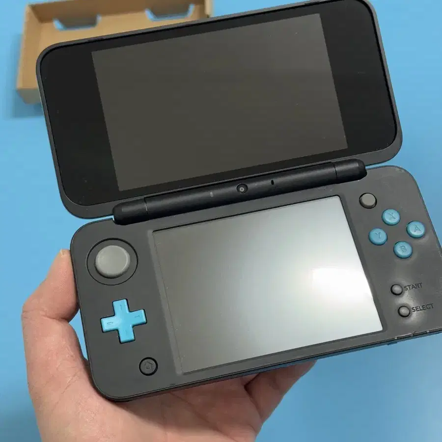 뉴닌텐도 2DSXL 더콰이즈 풀박스 (국내정발 , 풀구성)