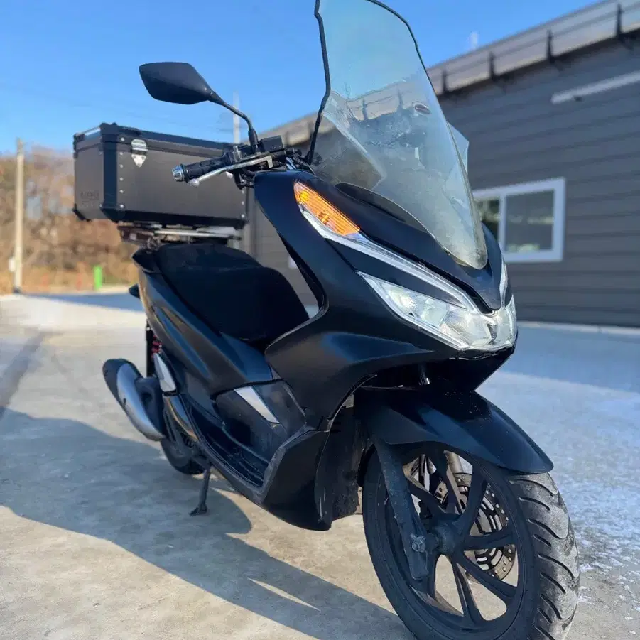 20년식 혼다 PCX125 4만Km 깔끔한 차량 판매합니다.