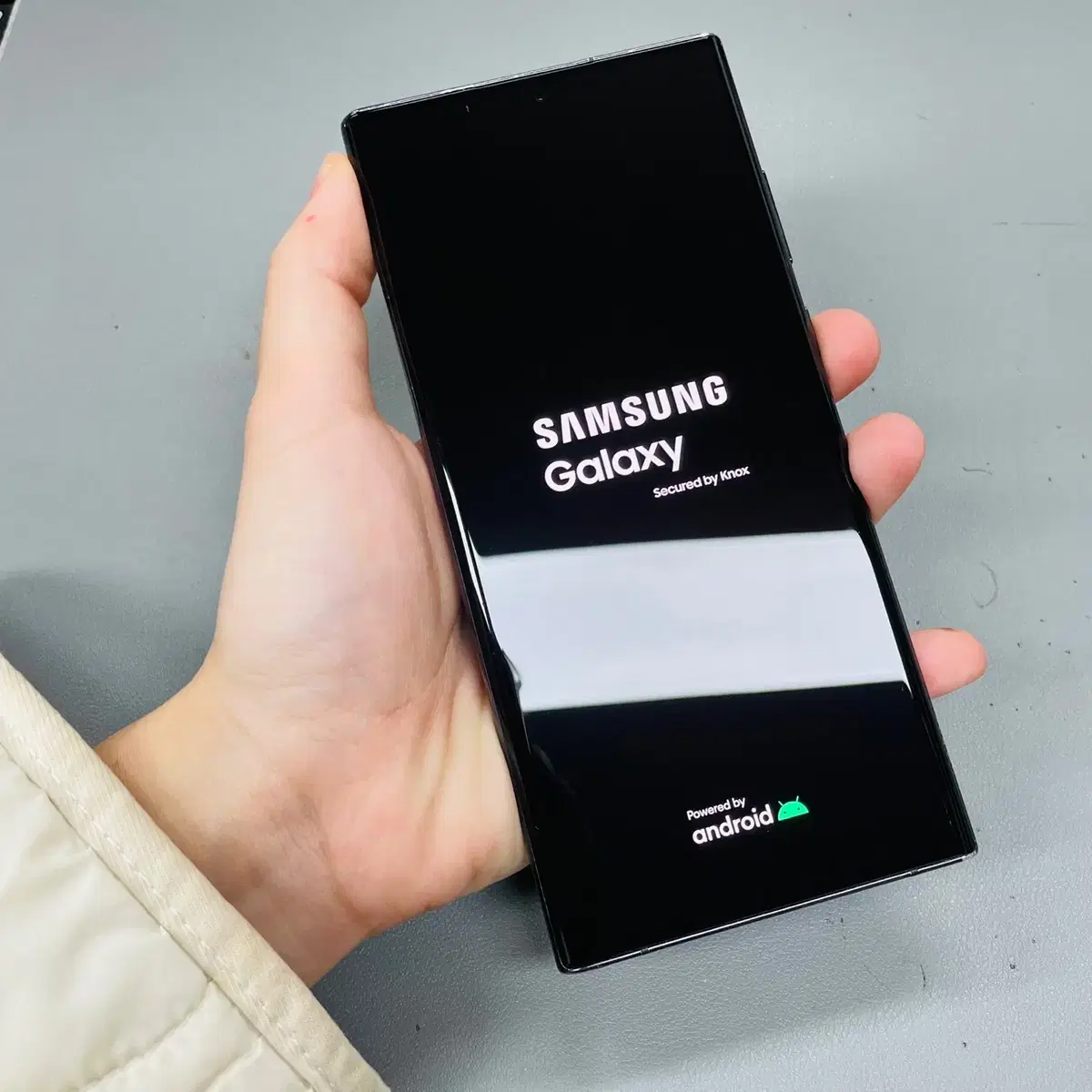 갤럭시 S22울트라 블랙 256GB U+ 무잔상공기계판매합니다