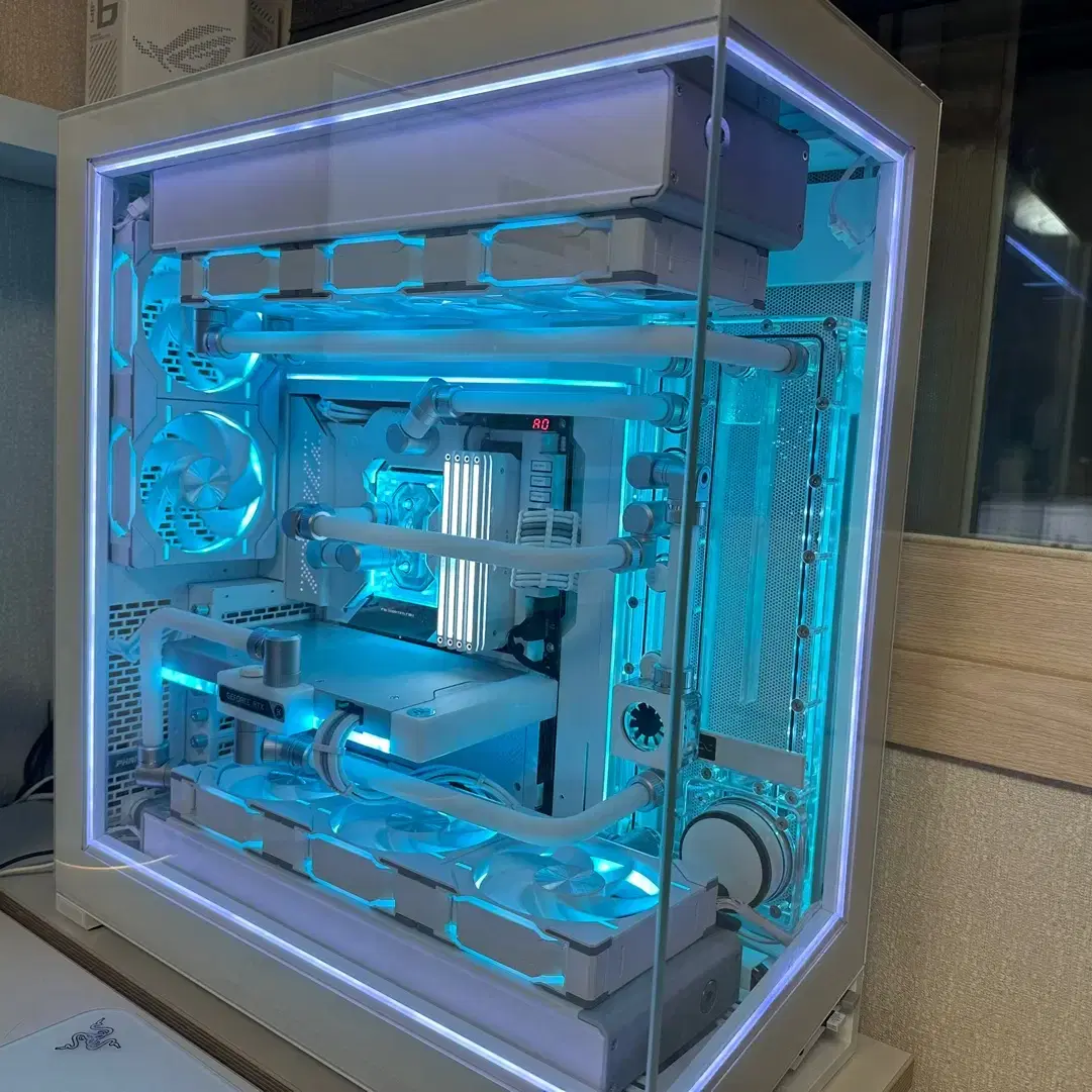 Phanteks NV7 화이트 케이스 팝니다.