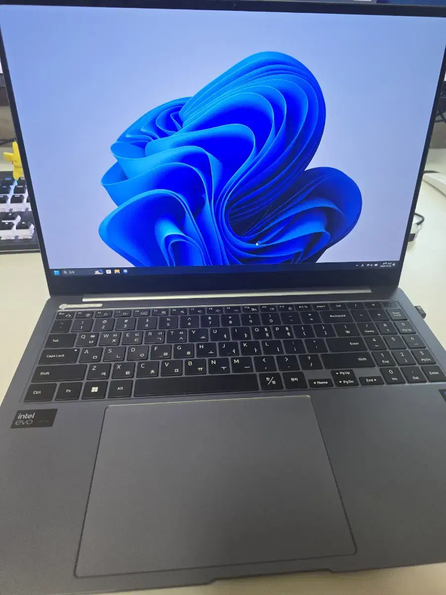 I have a Galaxy Book 4 Pro NT960XGK KD72G model for sale