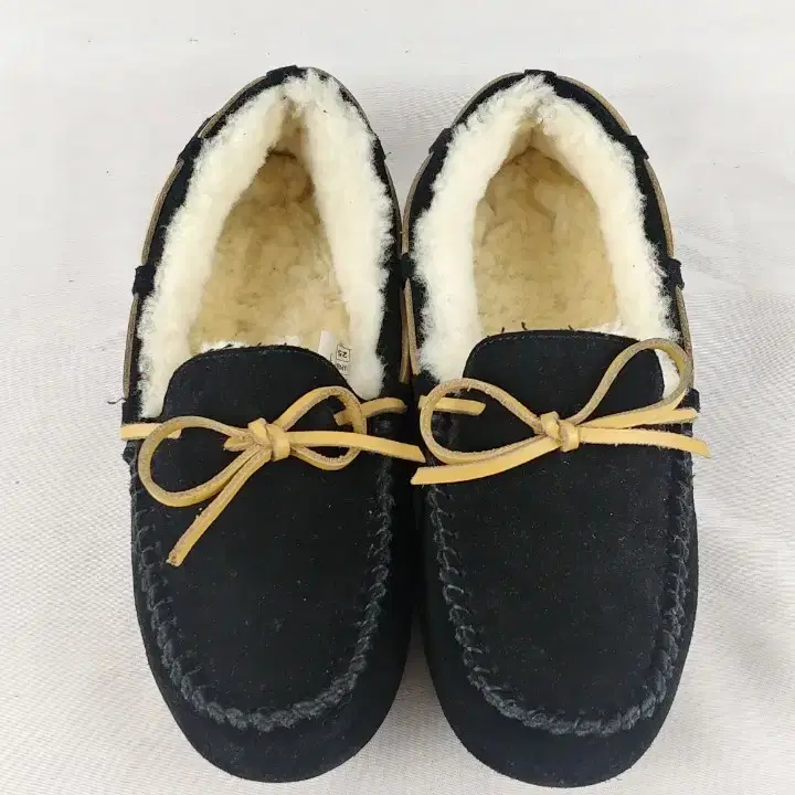 250 UGG 어그 모카신 양털신발