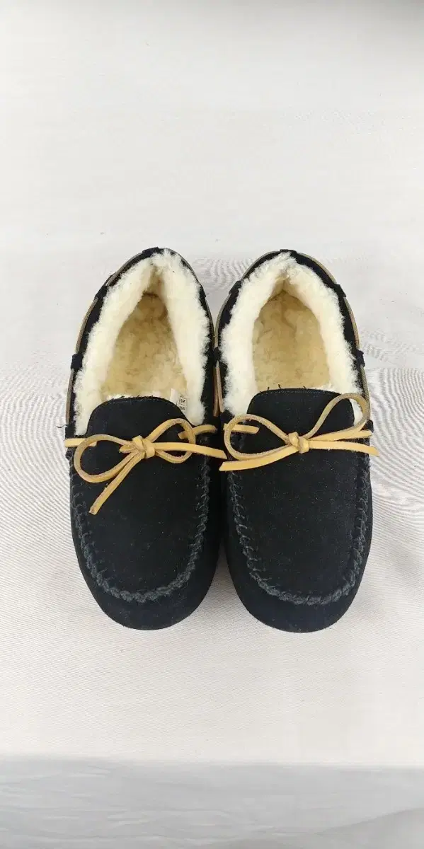 250 UGG 어그 모카신 양털신발