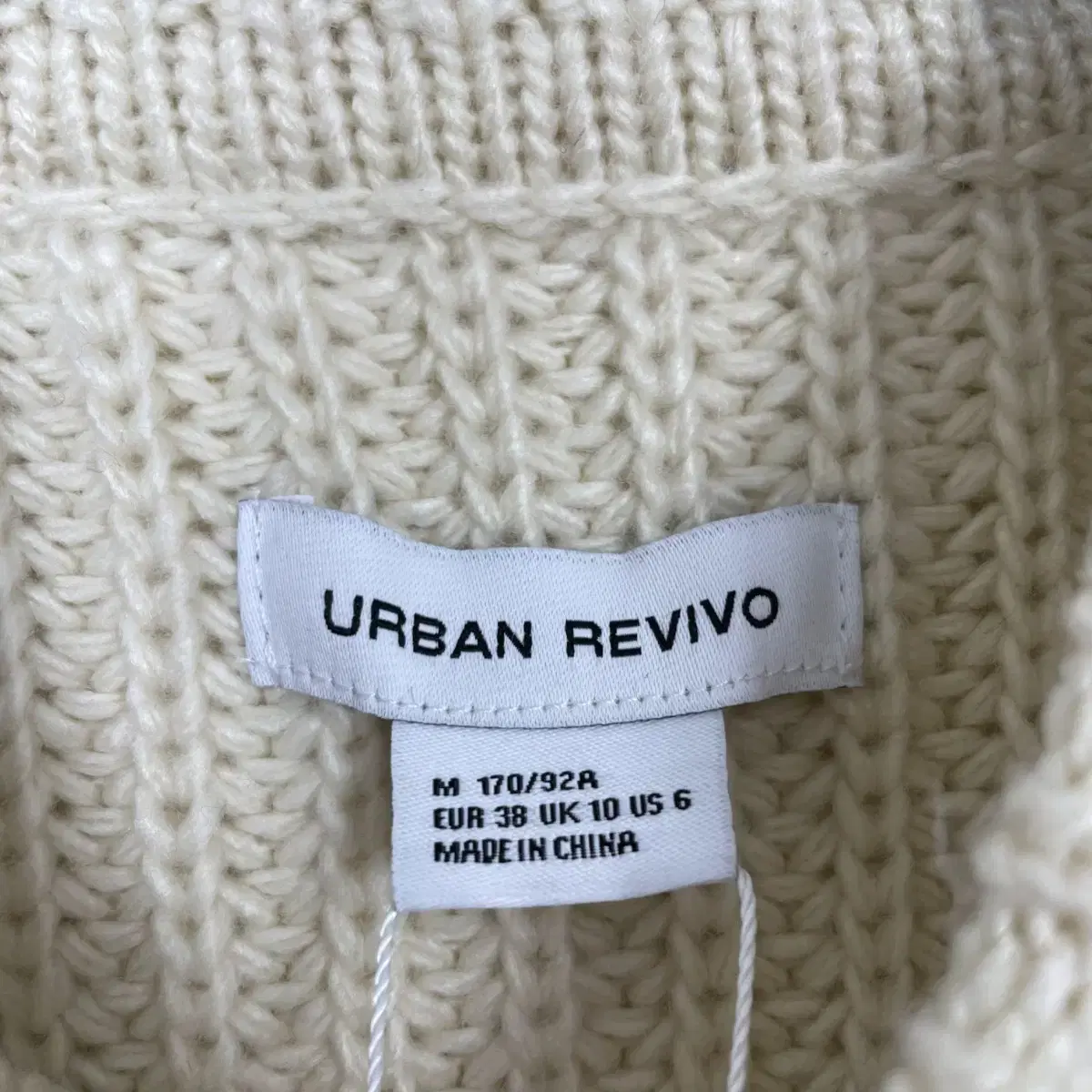 URBAN REVIVO 니트