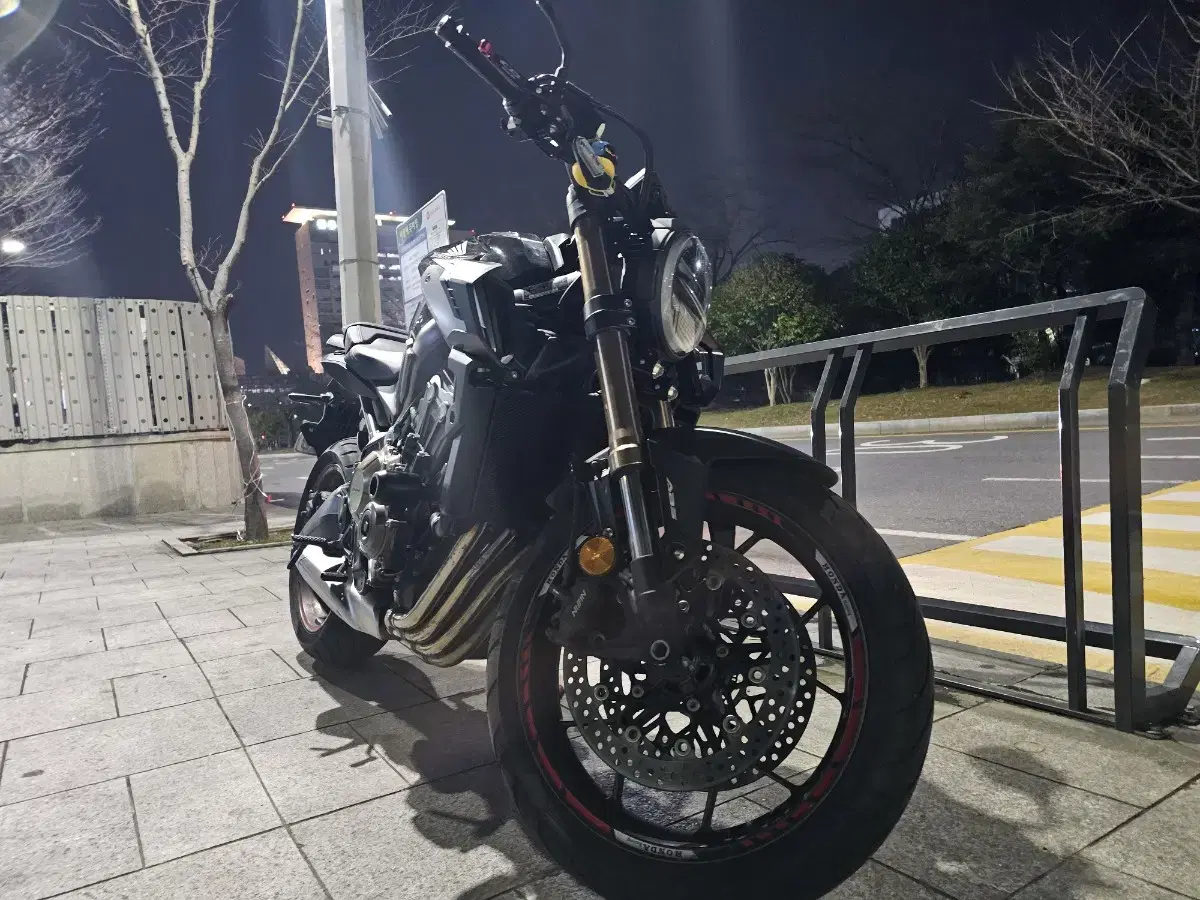 cb650r 16000km 750만원