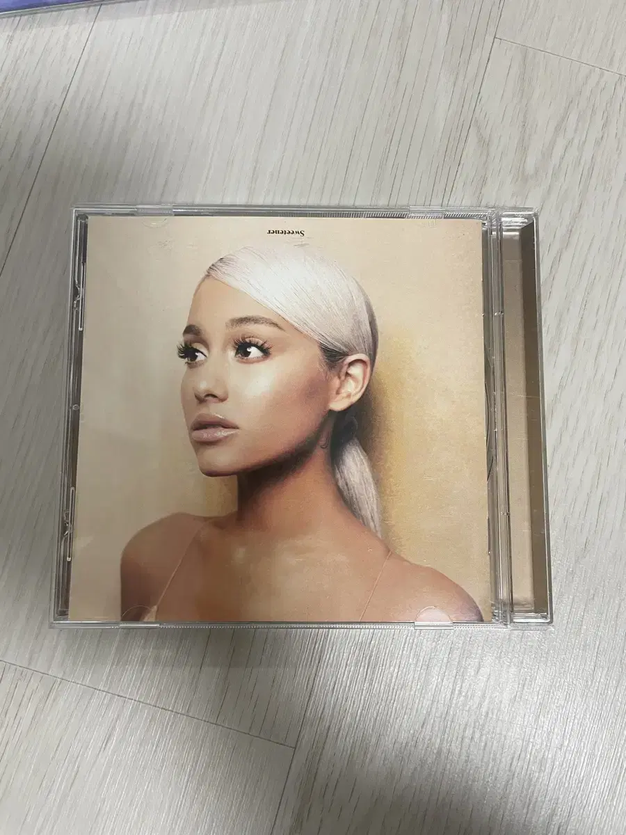 아리아나그란데 Sweetener 시디