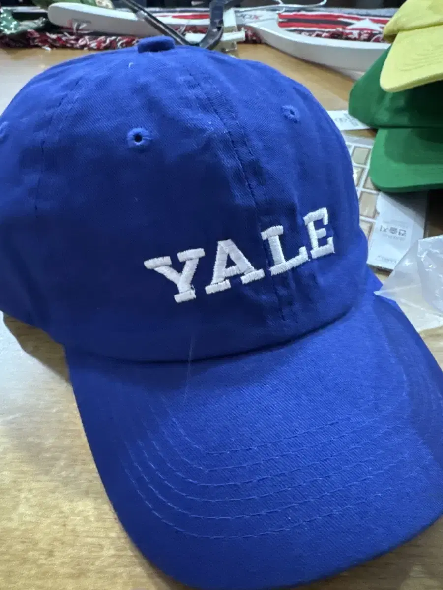 YALE 자수로고 볼캡 (새상품)