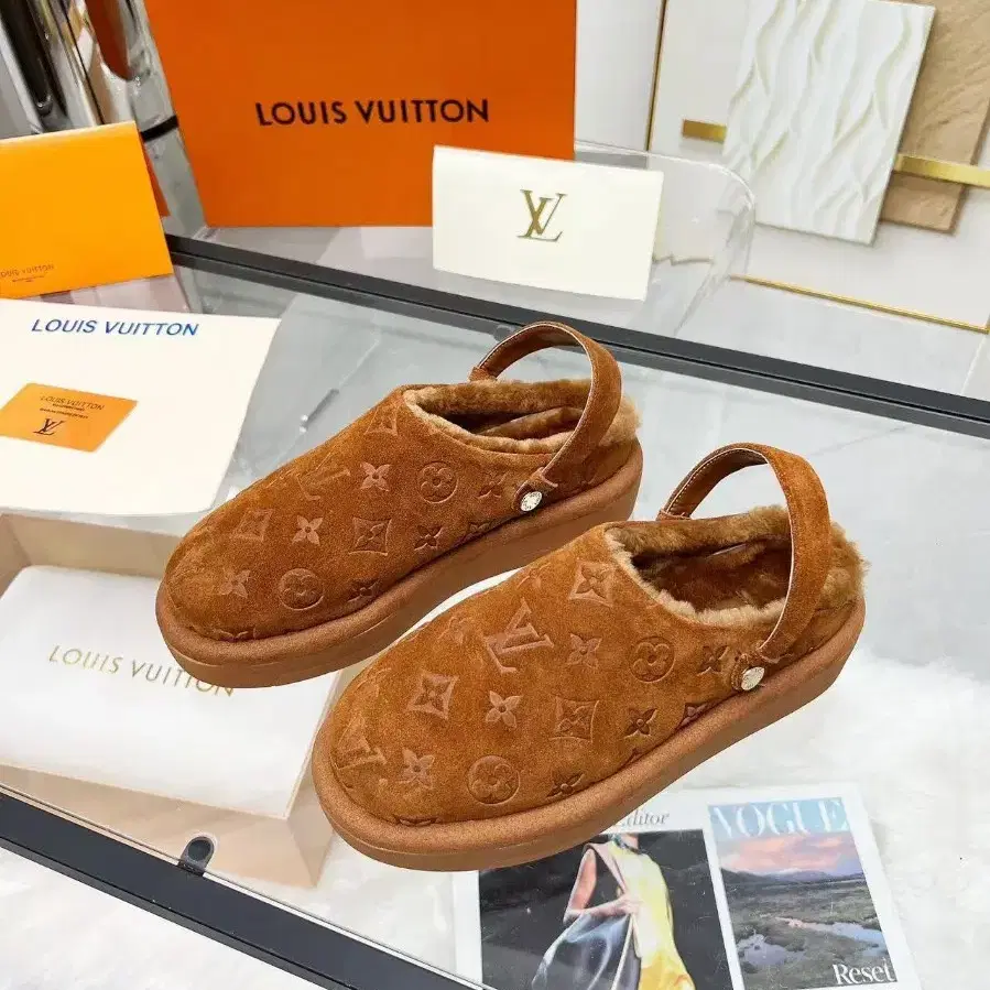 LOUIS VUITTON루이비통 겨울 퍼 슬리퍼 size35-41