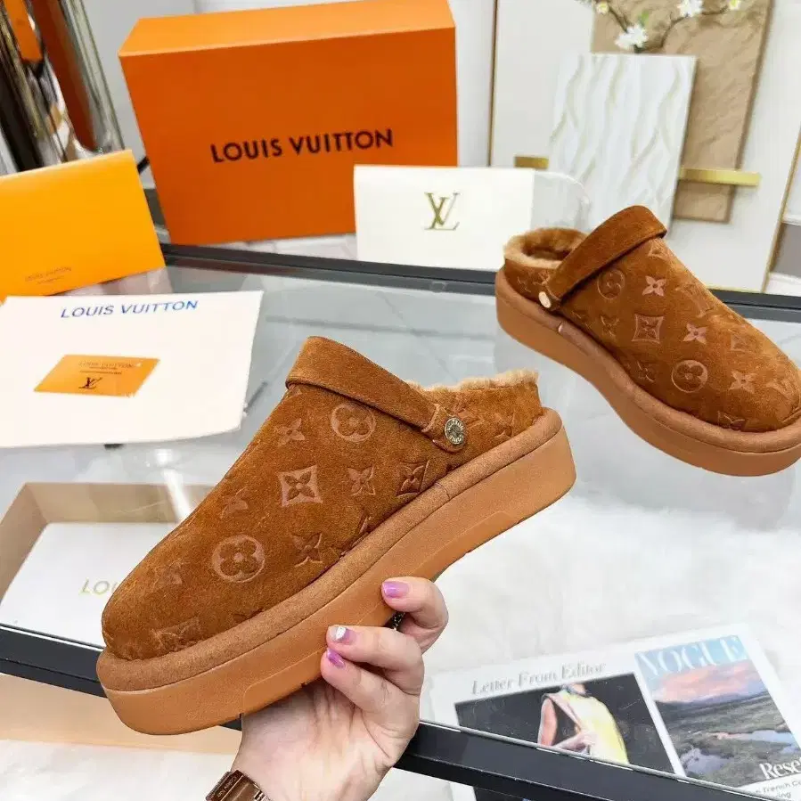 LOUIS VUITTON루이비통 겨울 퍼 슬리퍼 size35-41