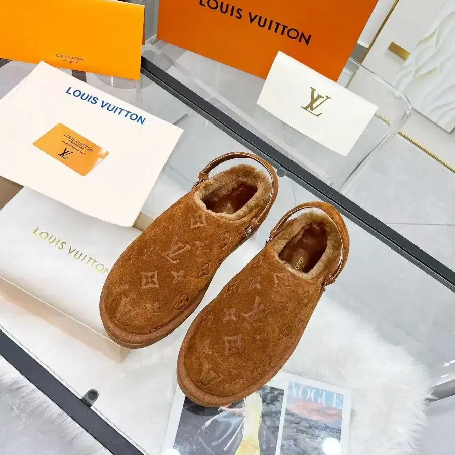 LOUIS VUITTON루이비통 겨울 퍼 슬리퍼 size35-41