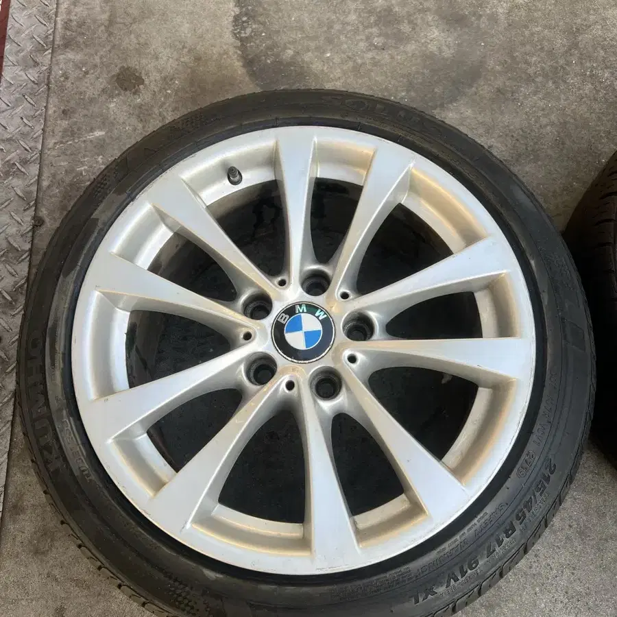 BMW 17인치 PCD120 휠 타이어 팝니다