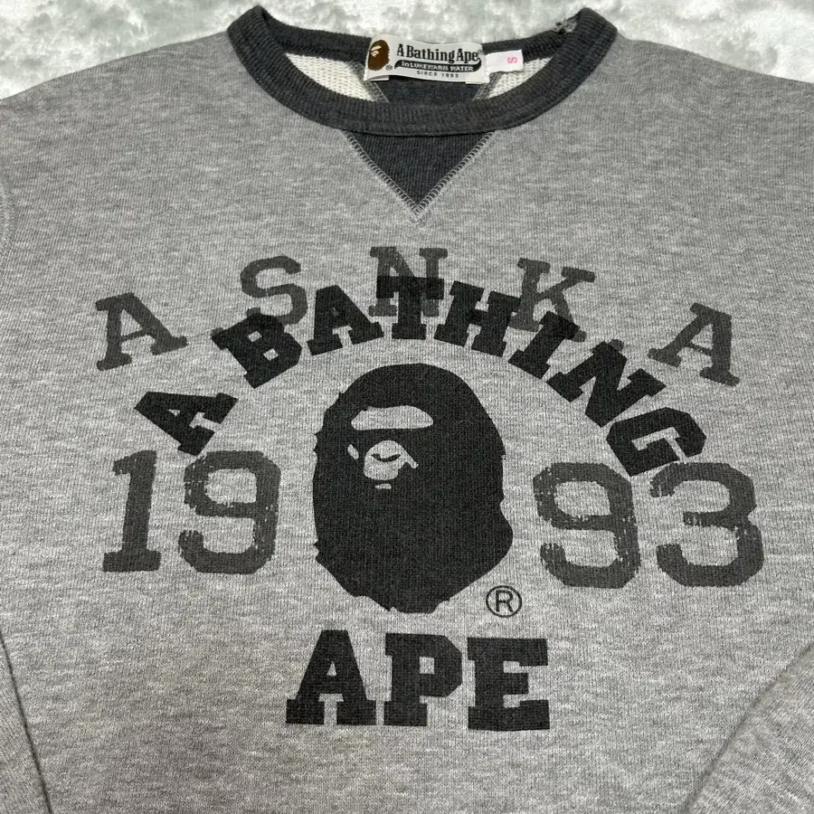 베이프 A BATHING APE 배색 맨투맨 S