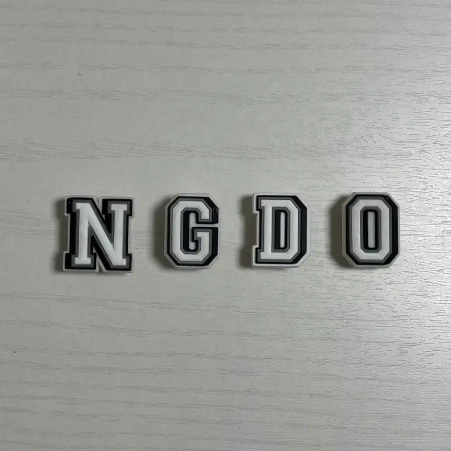 크록스 공식 알파벳 지비츠 N G D O